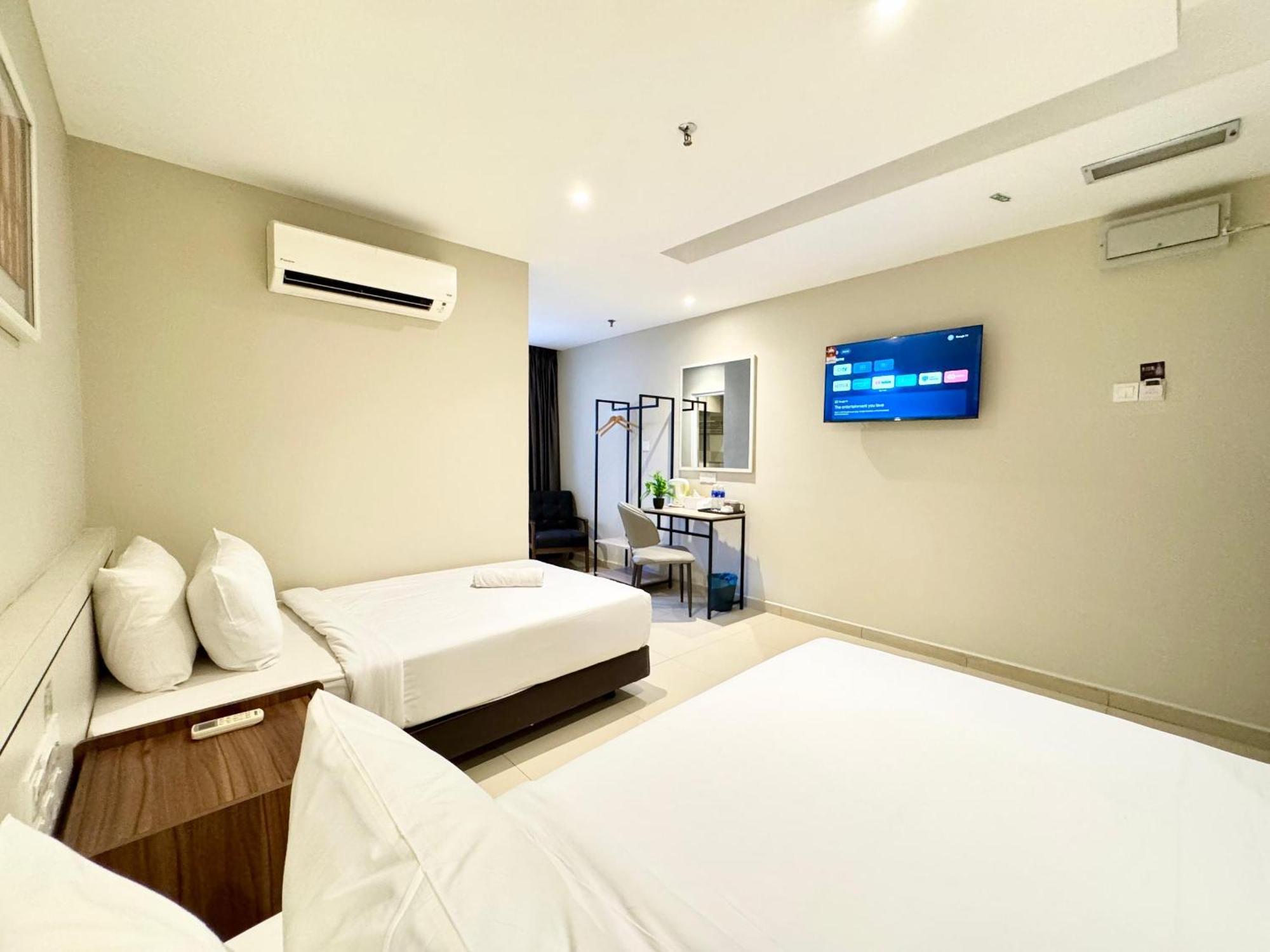 Kingston 1 , Bukit Bintang 3*