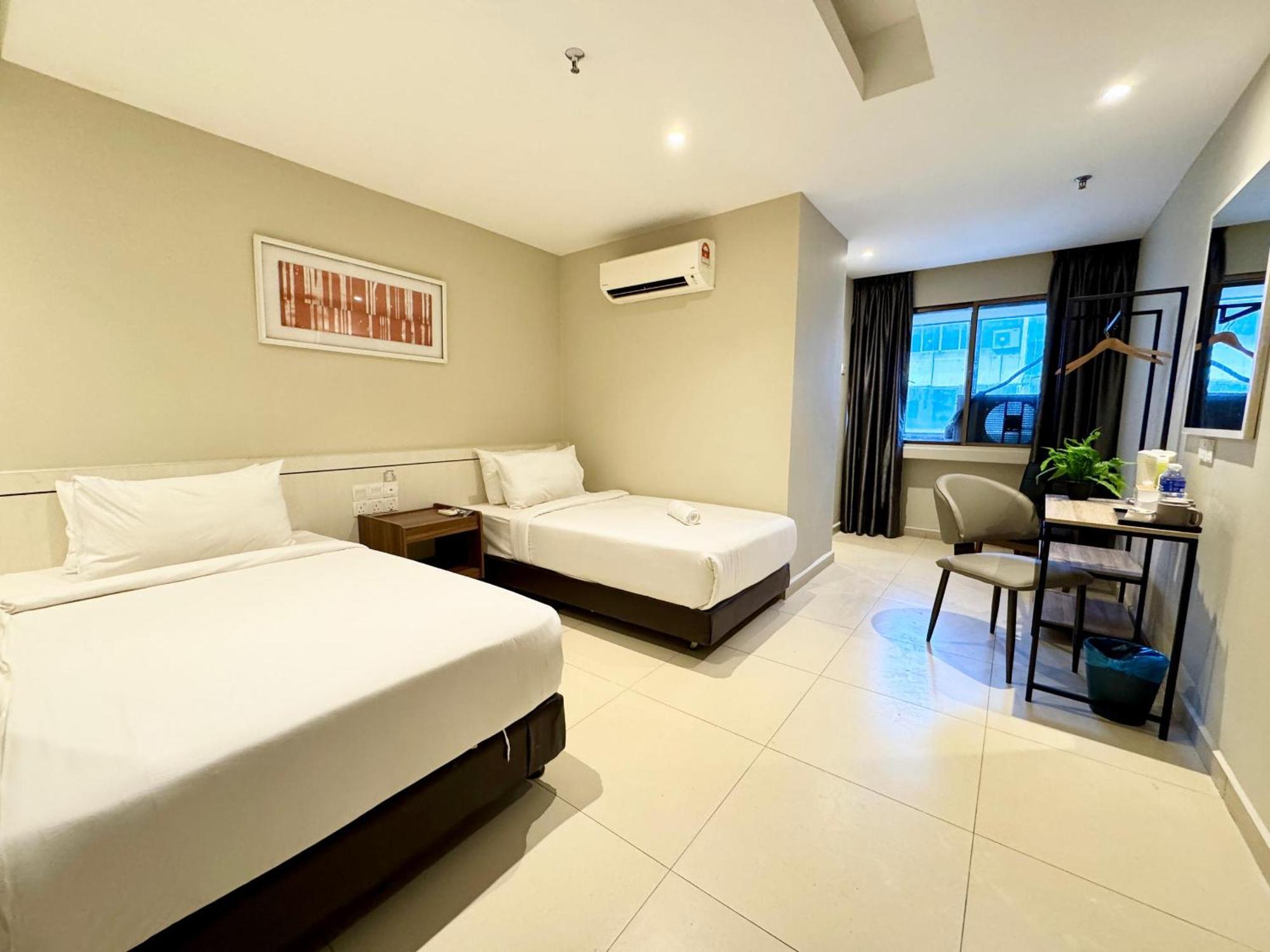 Kingston 1 , Bukit Bintang 3*