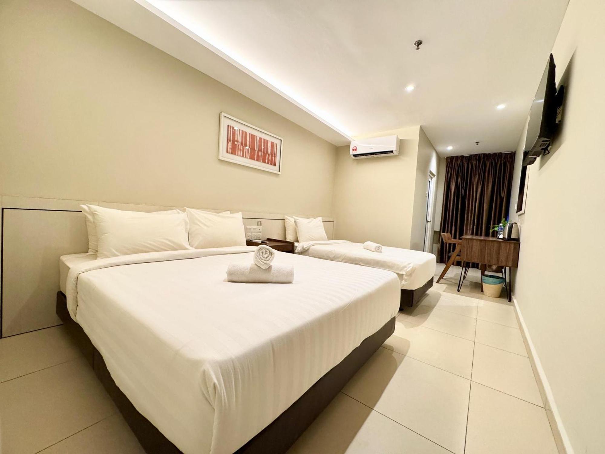 Kingston 1 , Bukit Bintang 3*
